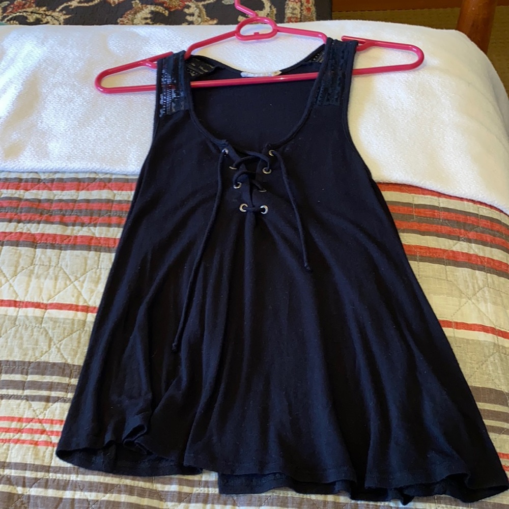 Chloe & Katie Black Lacey Tank Size M
